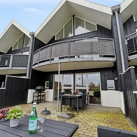 Holiday Kiris Feriehus *